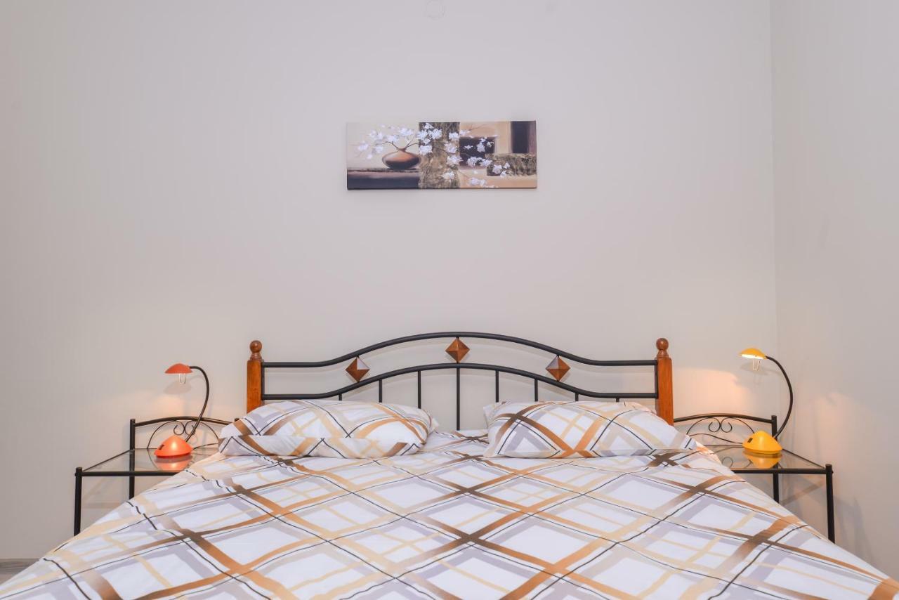 Visit Sofia Macedonia Square Central Apartment By Flat Mаnager Dış mekan fotoğraf